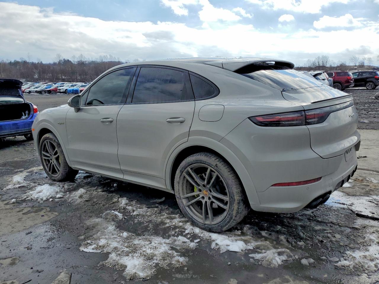 2022 PORSCHE CAYENNE