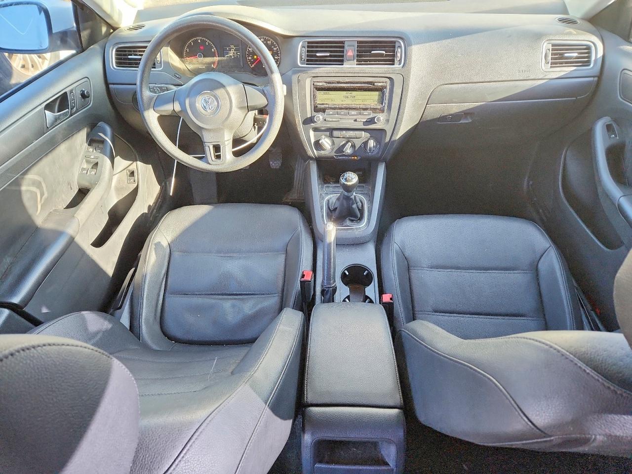 2011 VOLKSWAGEN JETTA