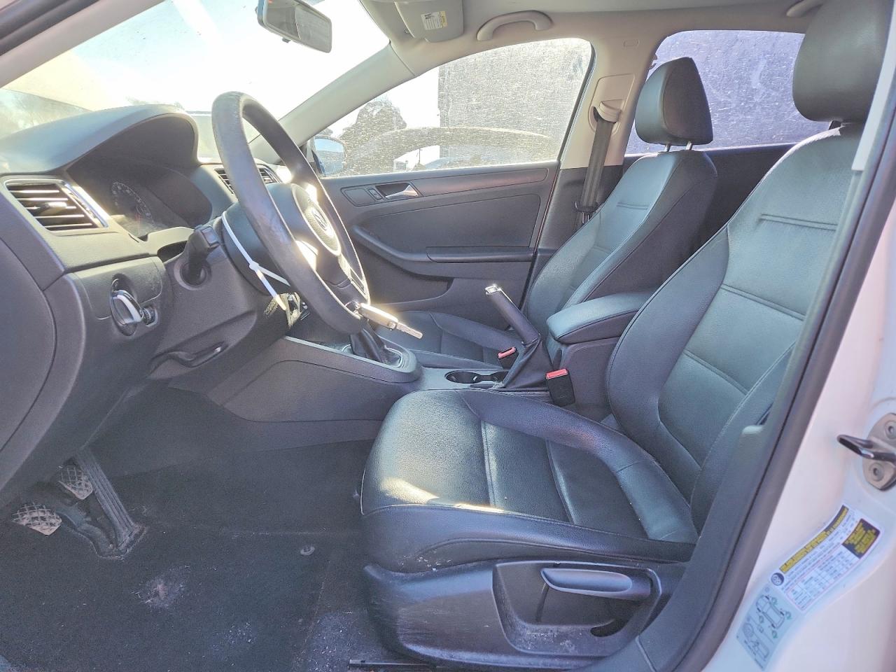 2011 VOLKSWAGEN JETTA