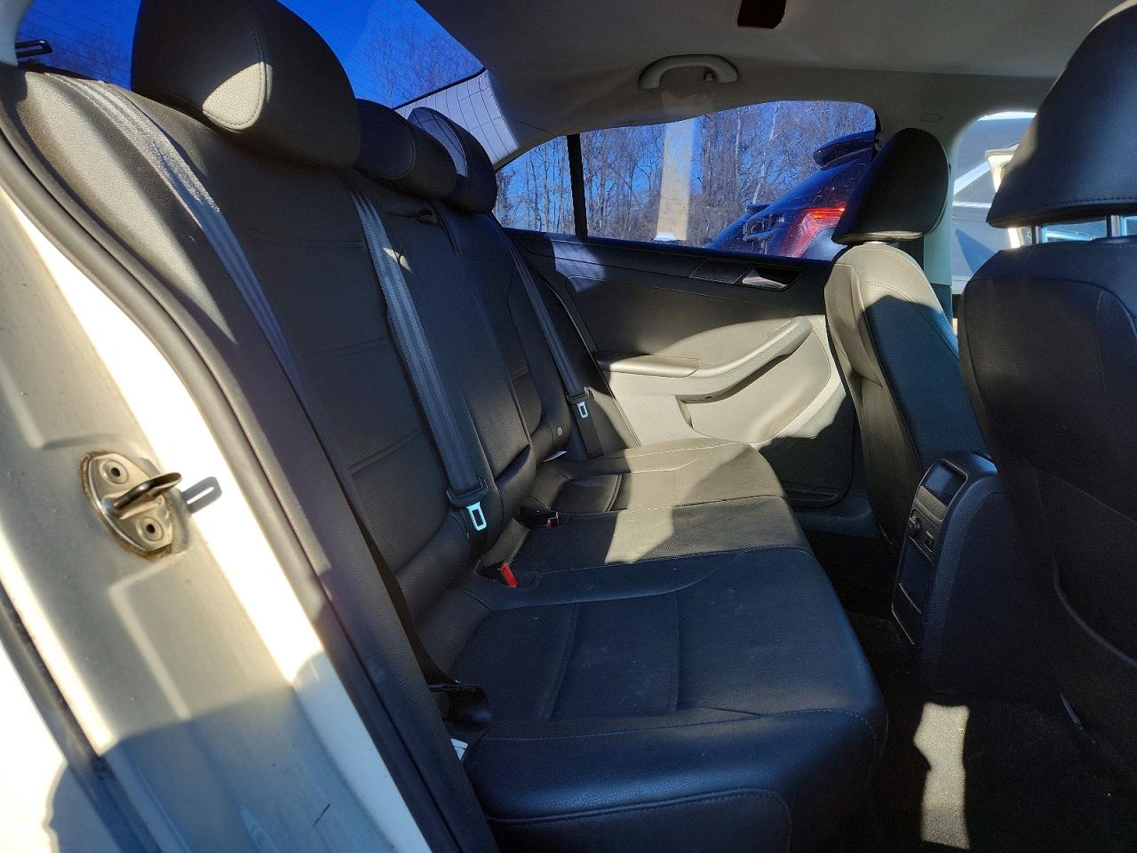 2011 VOLKSWAGEN JETTA