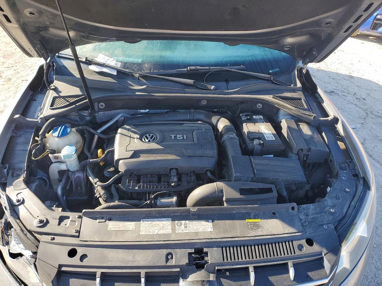 2015 VOLKSWAGEN PASSAT
