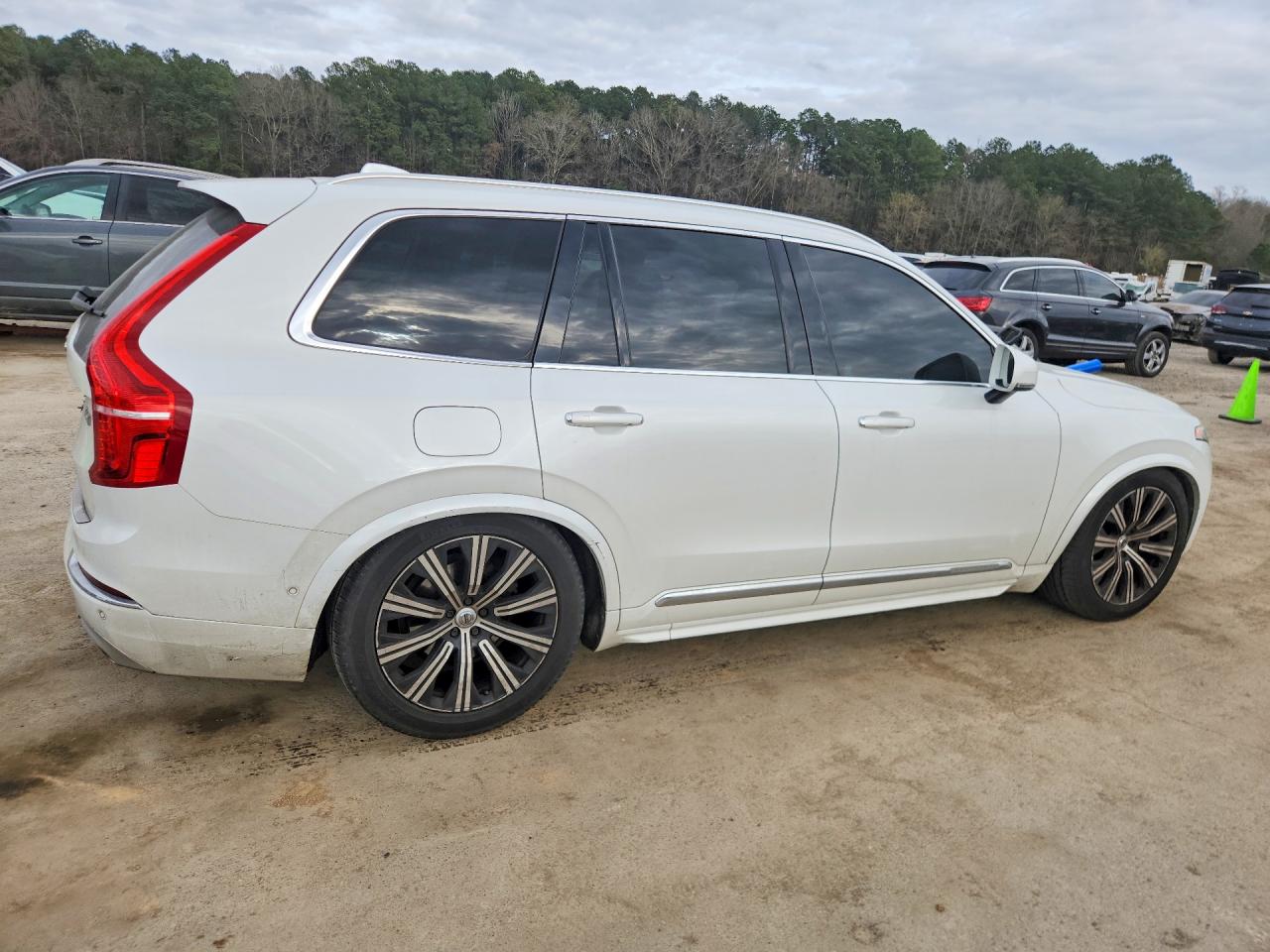 2017 VOLVO XC90