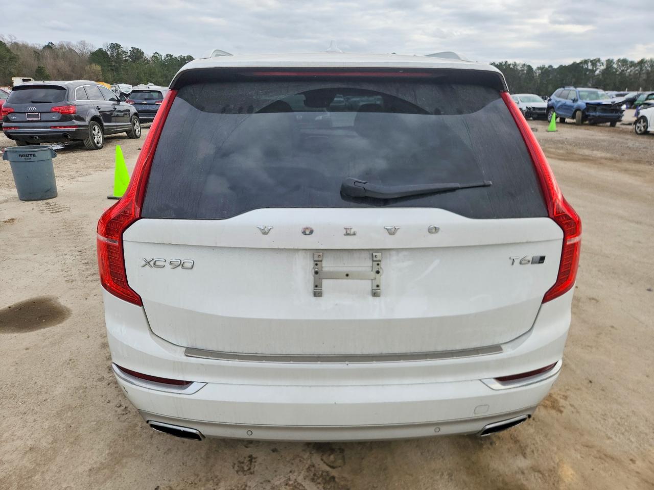 2017 VOLVO XC90