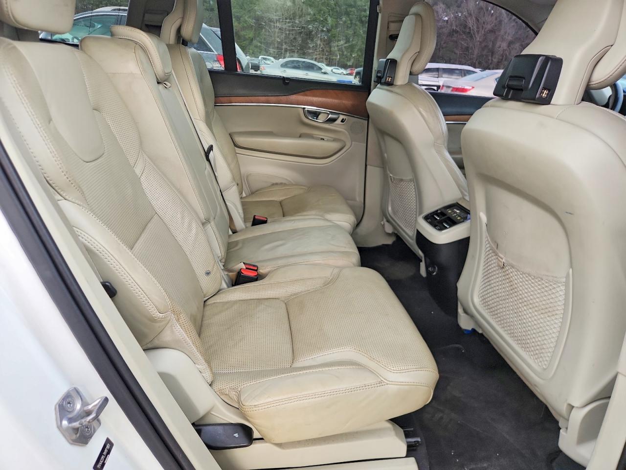 2017 VOLVO XC90