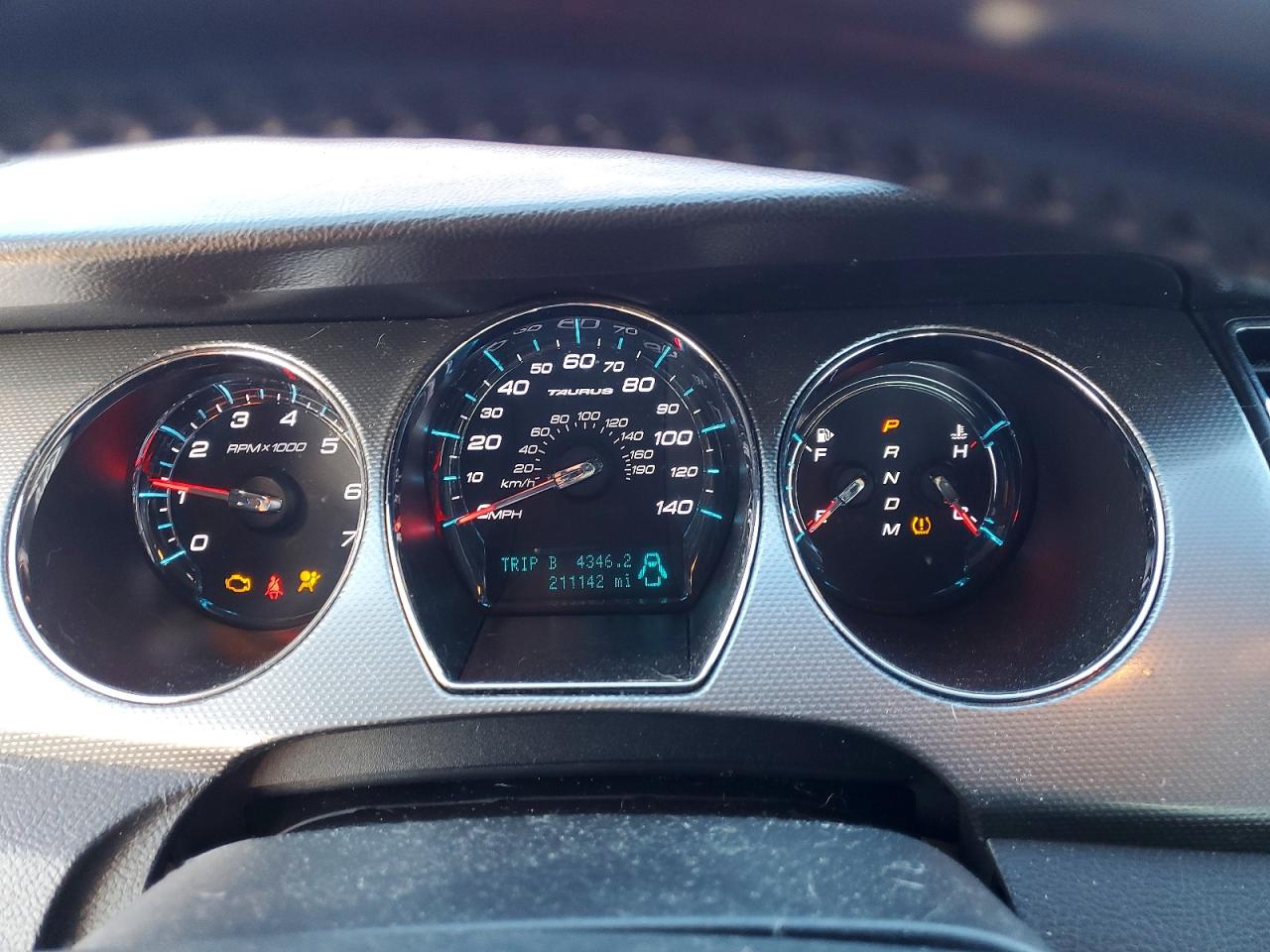 2010 FORD TAURUS
