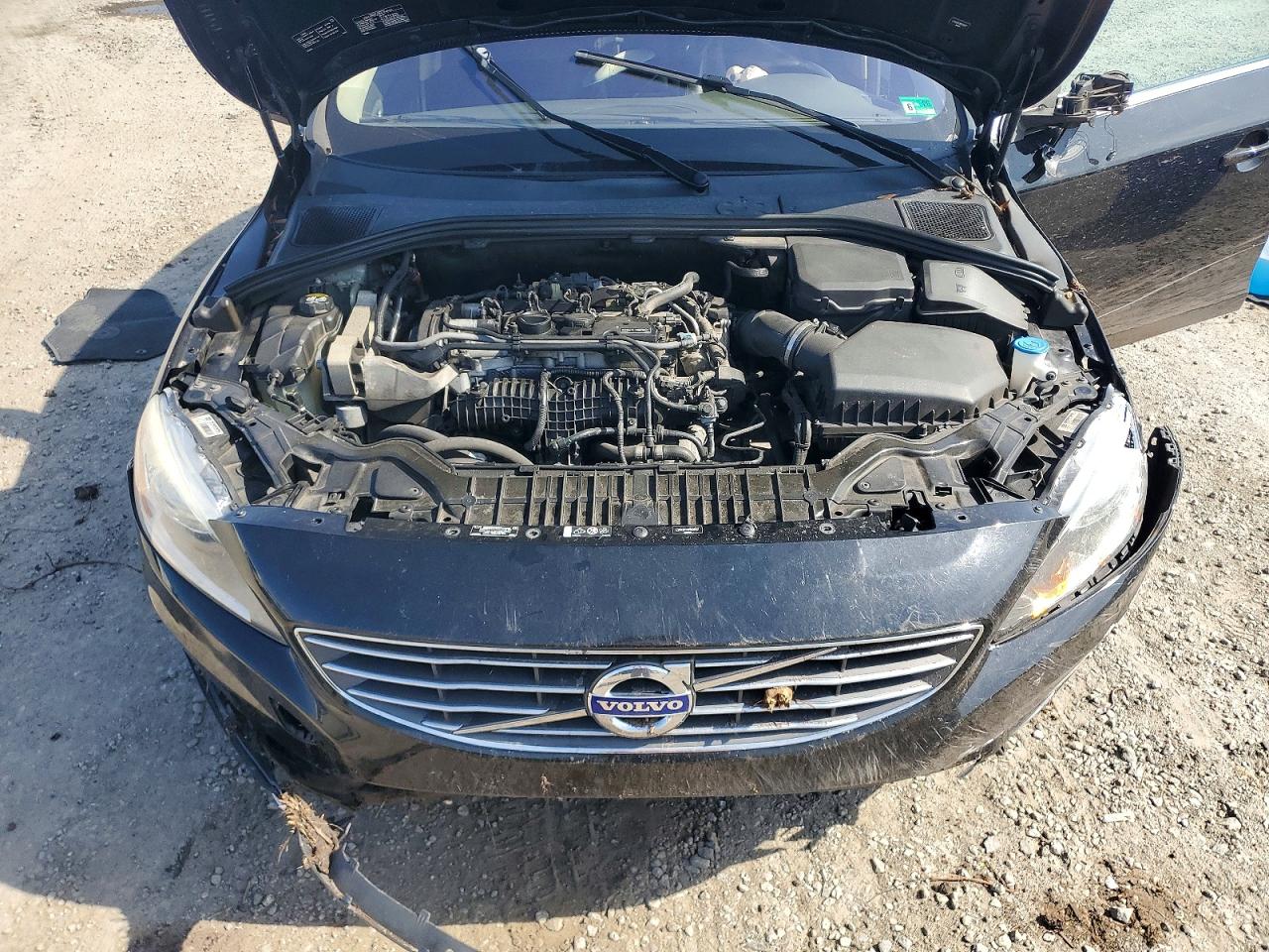 2017 VOLVO S60
