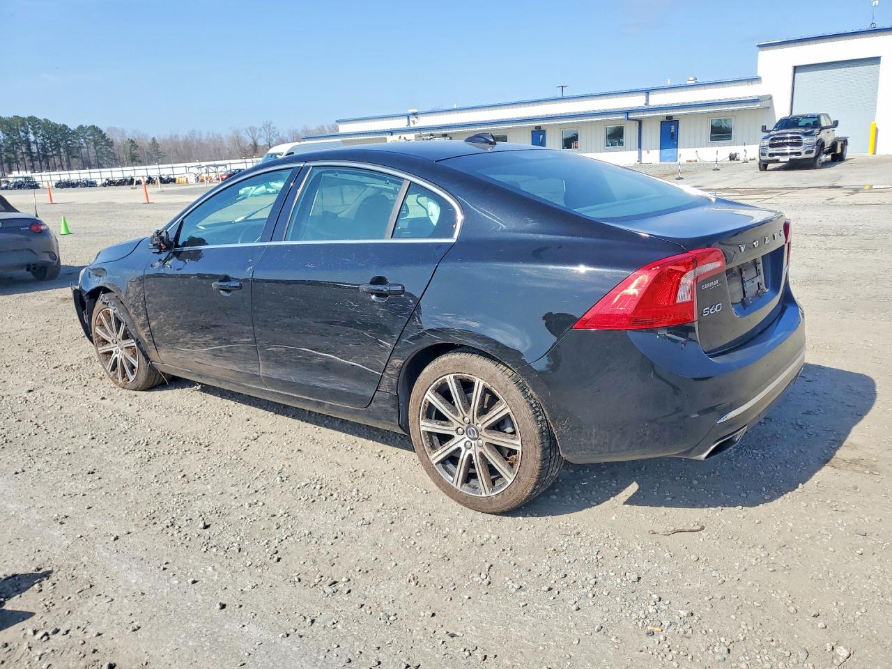 2017 VOLVO S60