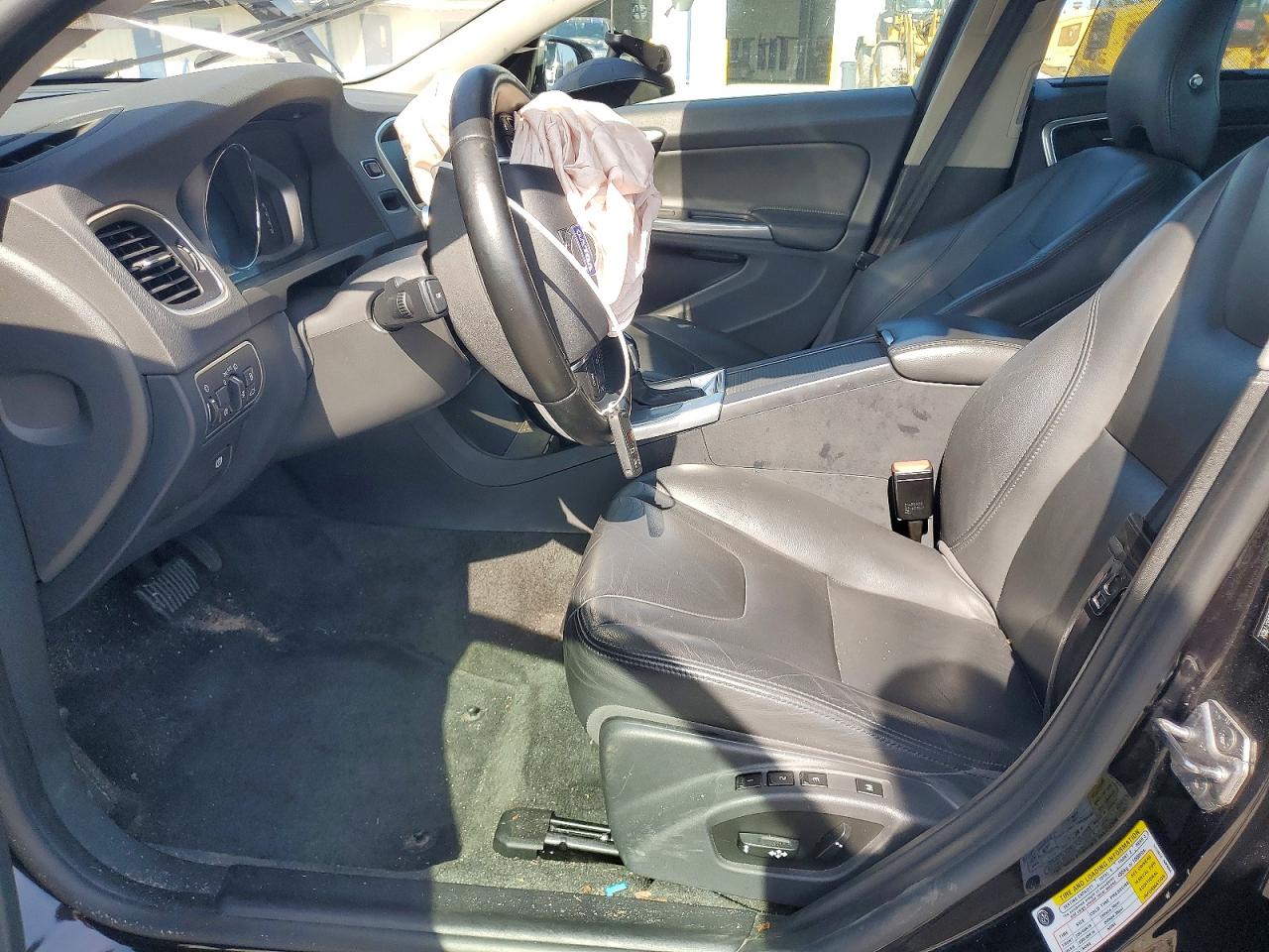 2017 VOLVO S60