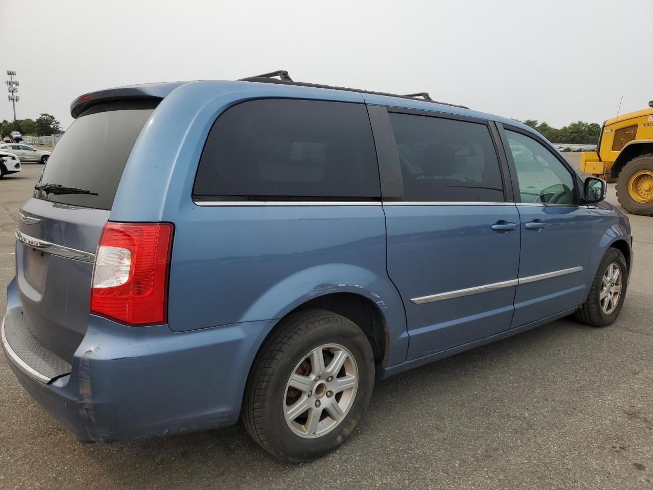 2011 CHRYSLER MINIVAN