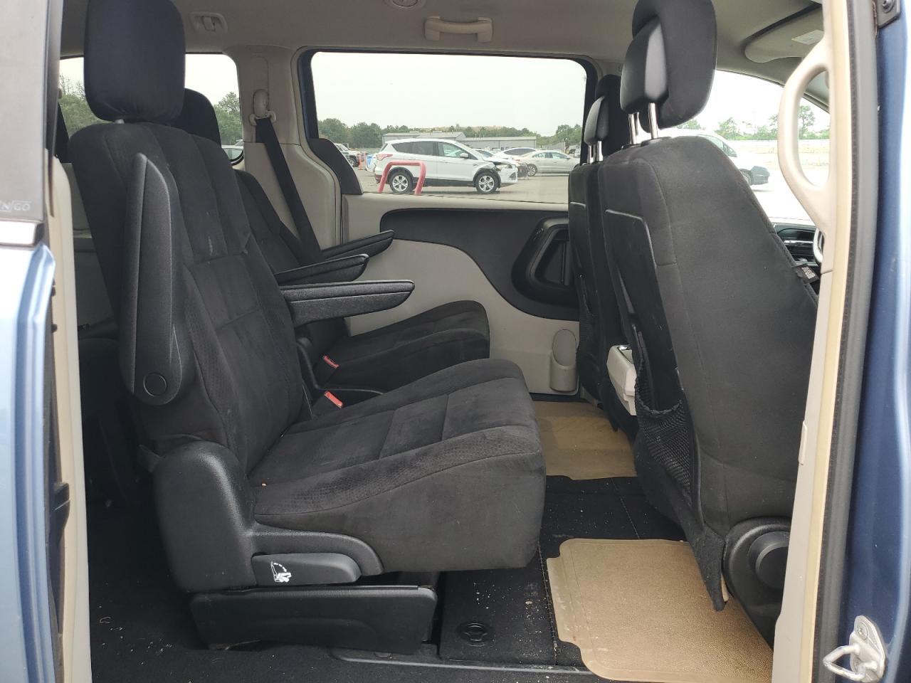 2011 CHRYSLER MINIVAN