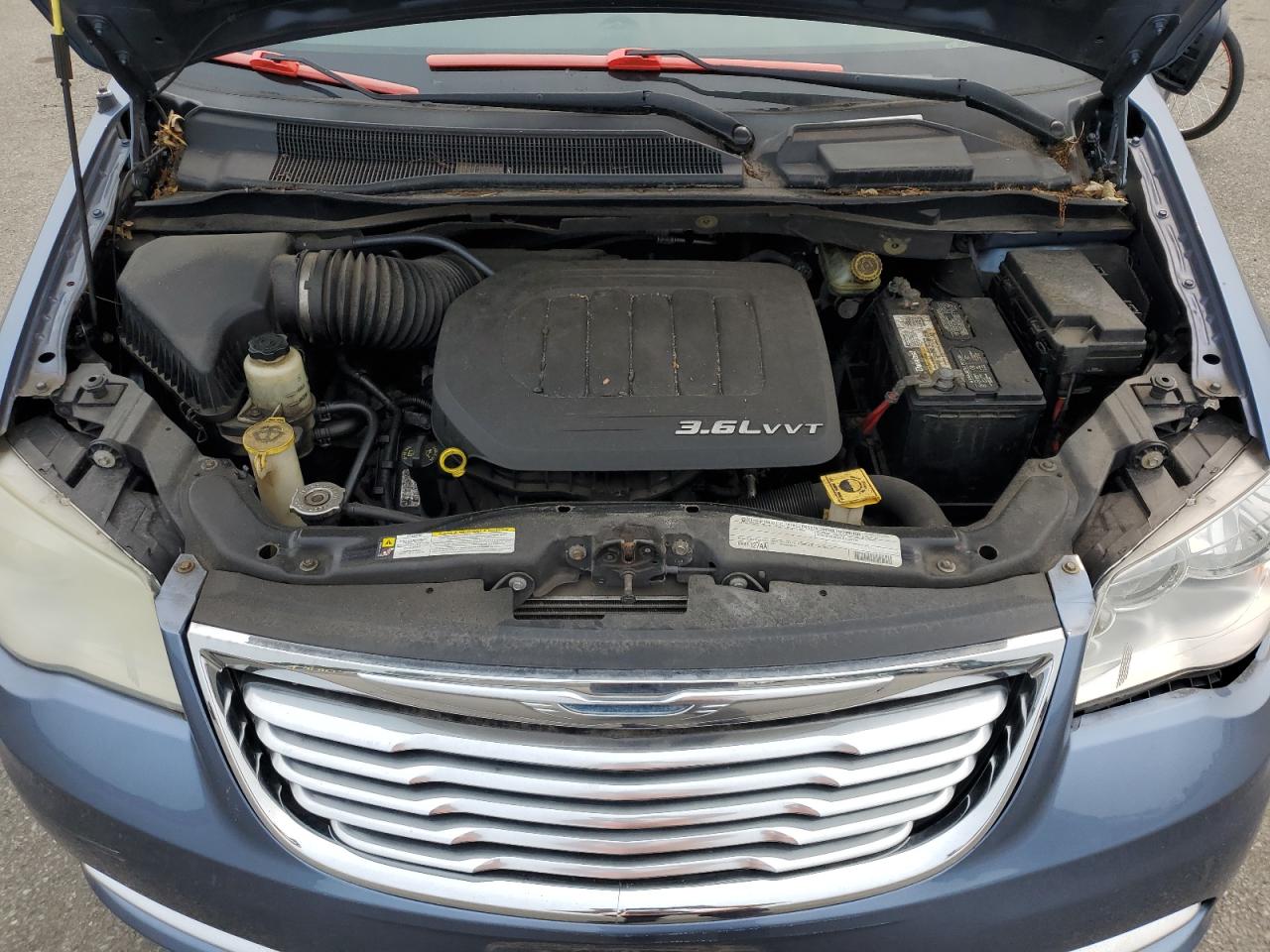 2011 CHRYSLER MINIVAN