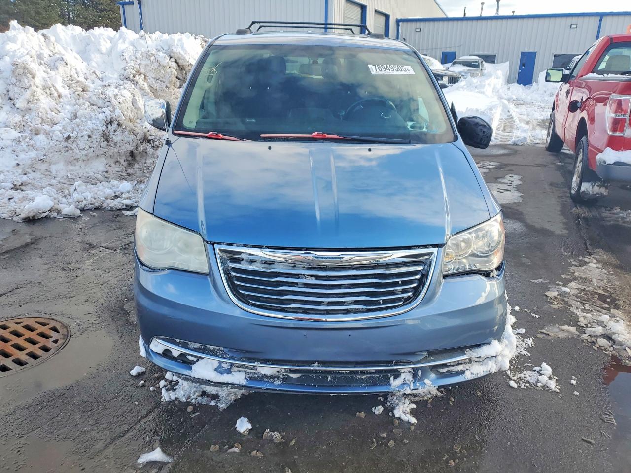2011 CHRYSLER MINIVAN