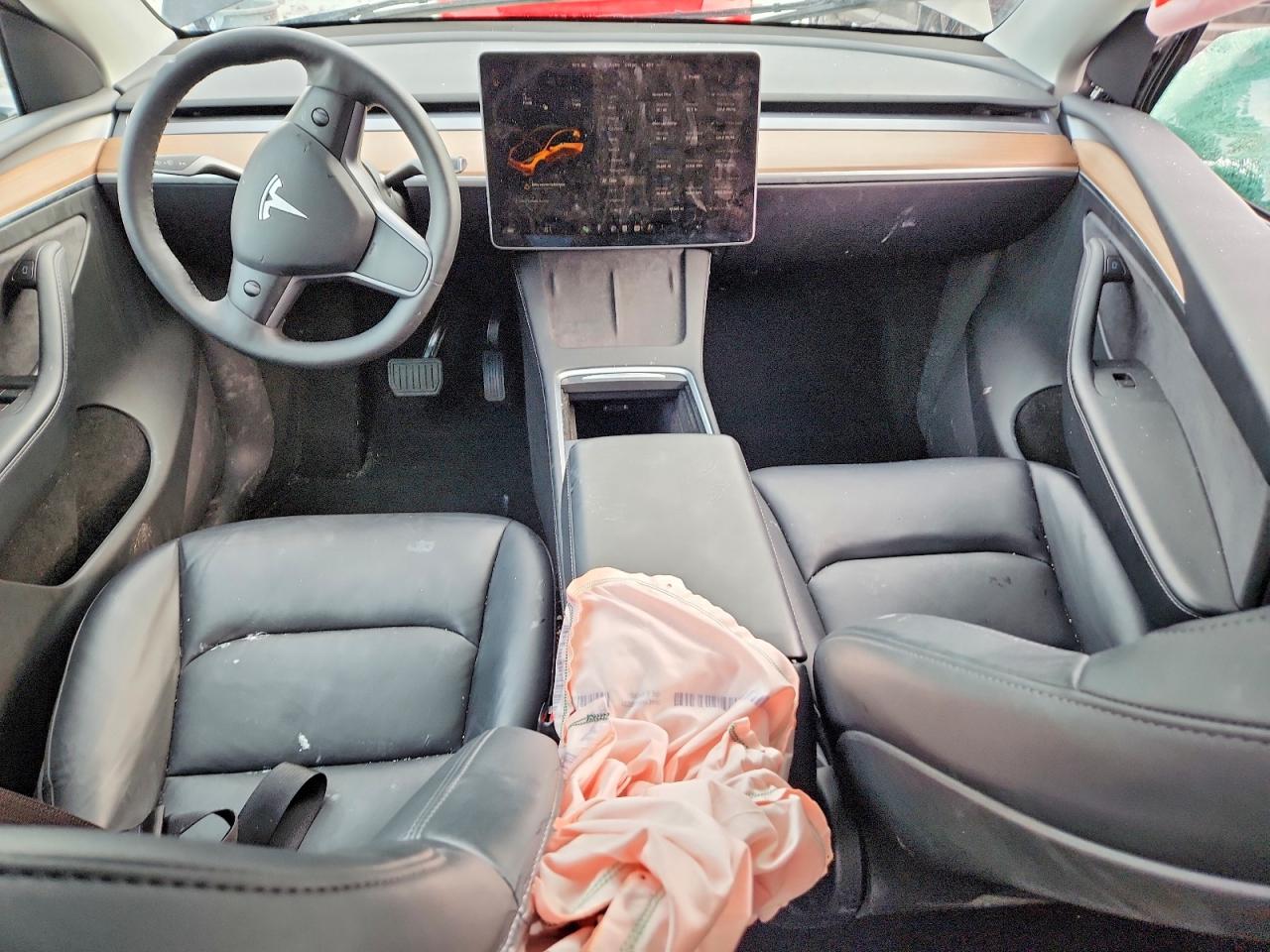 2025 TESLA MODEL Y