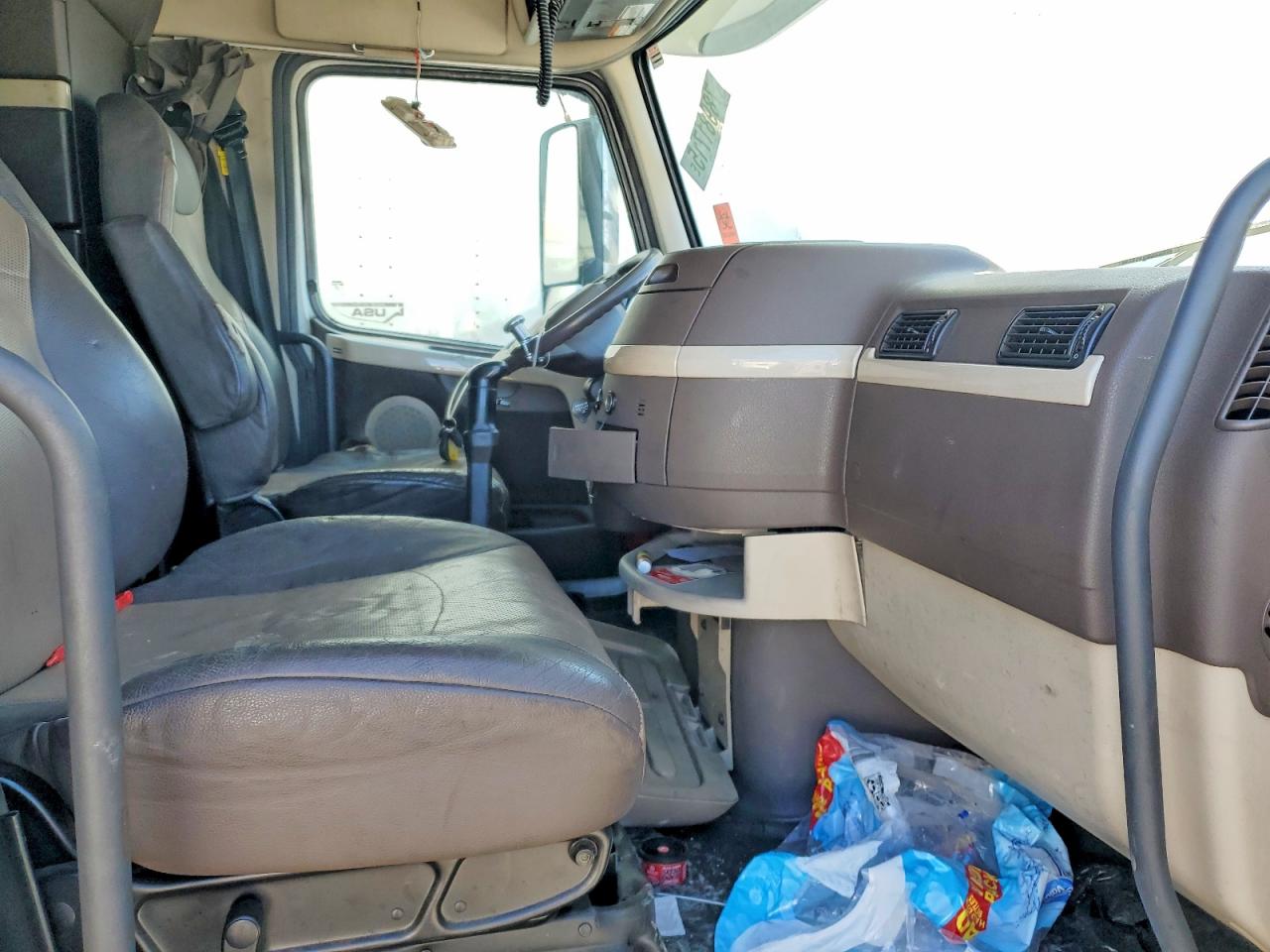 2017 VOLVO VN