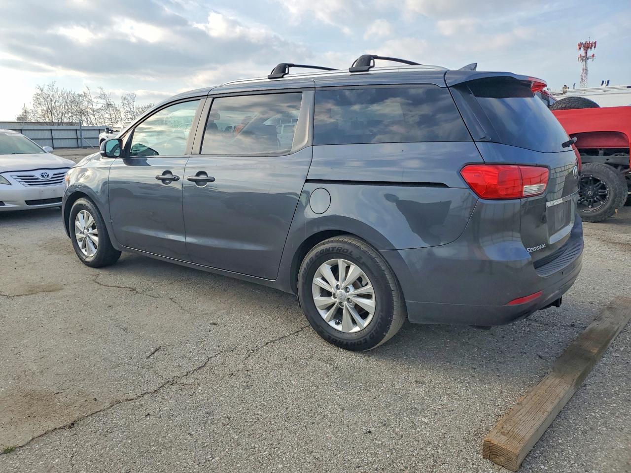 2016 KIA SEDONA