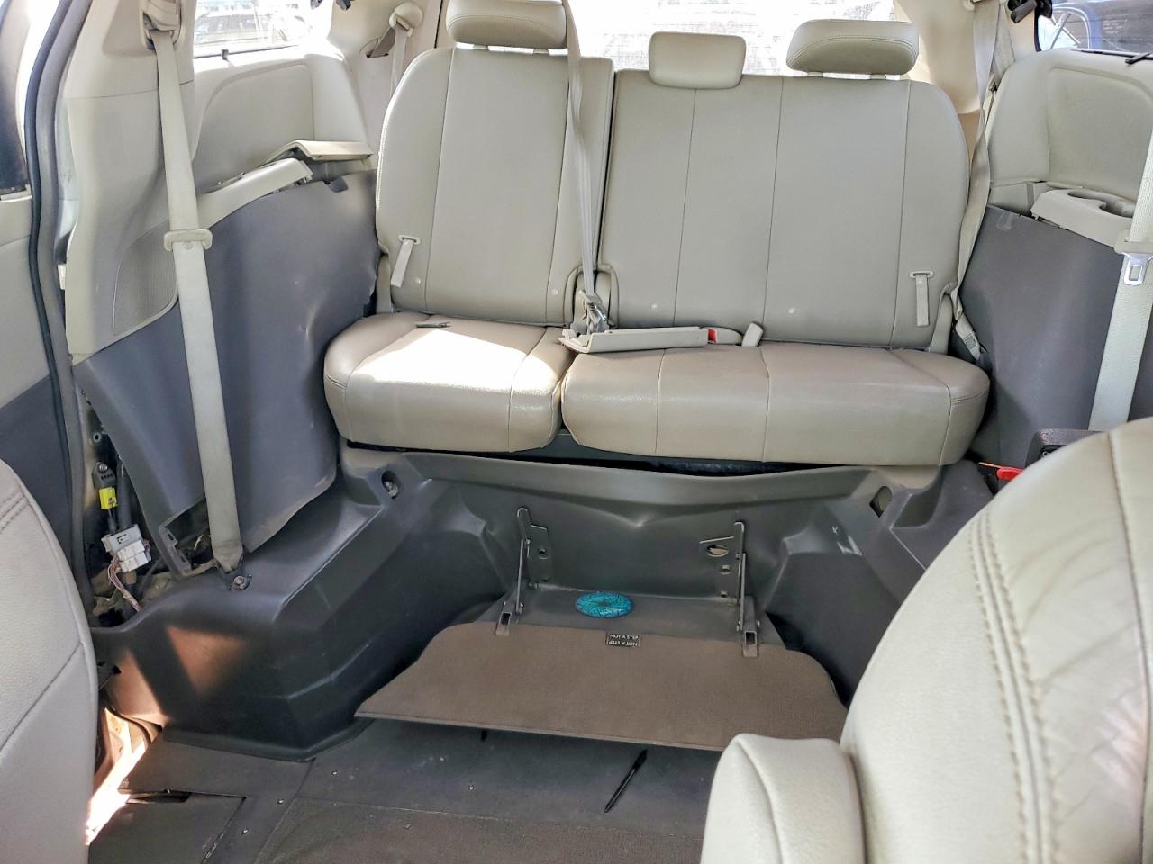 2015 TOYOTA SIENNA