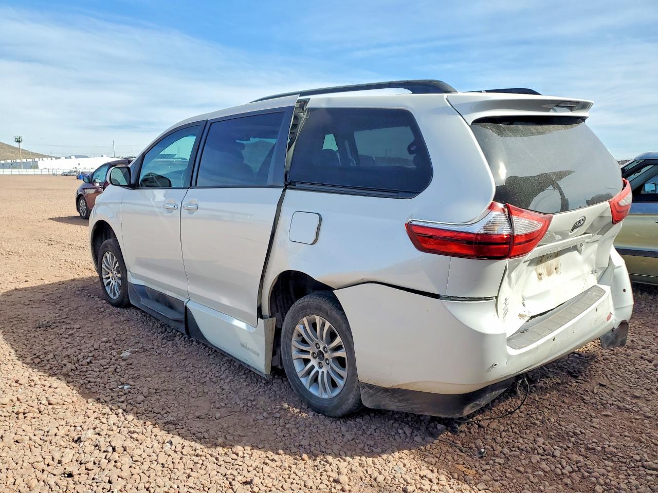 2015 TOYOTA SIENNA