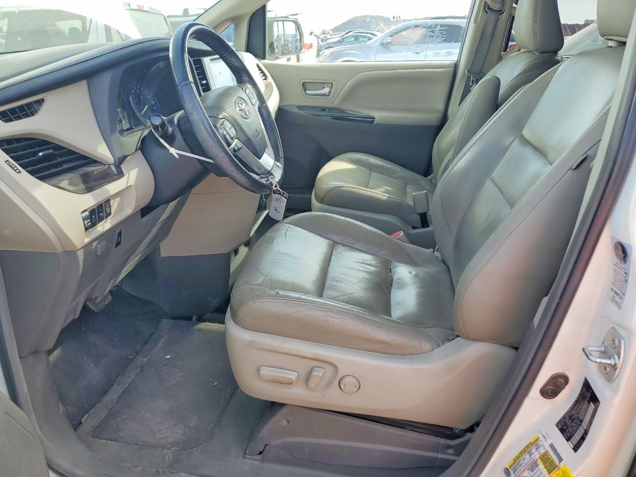2015 TOYOTA SIENNA