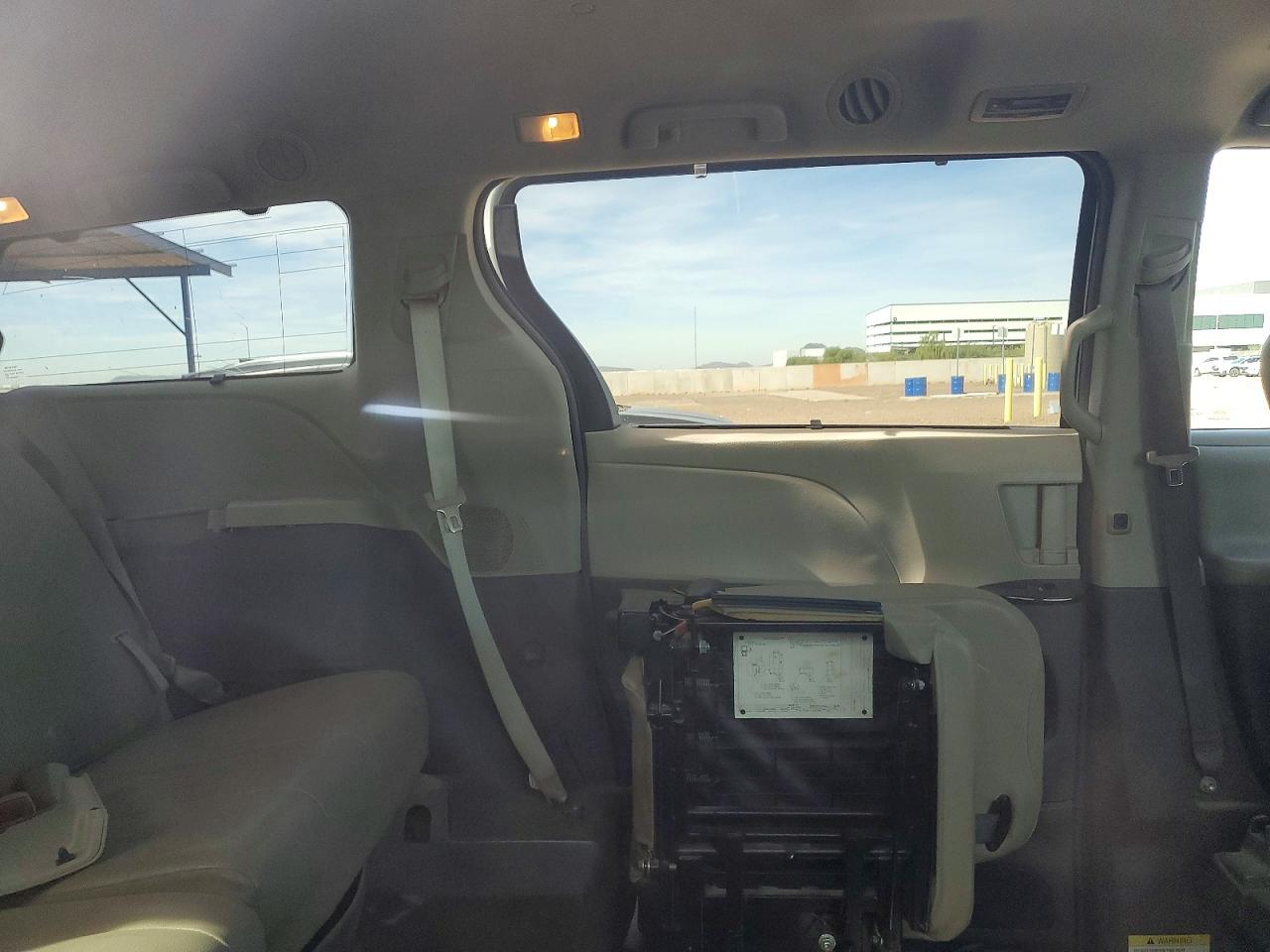 2015 TOYOTA SIENNA