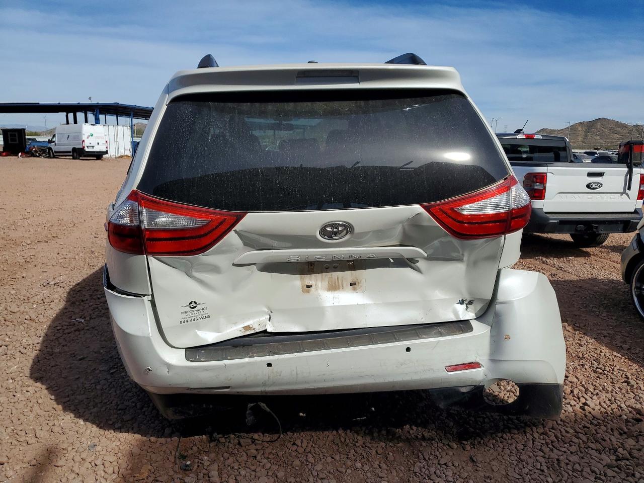 2015 TOYOTA SIENNA