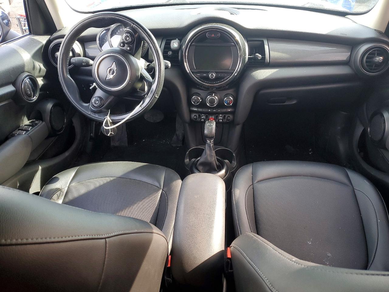 2017 MINI COOPER