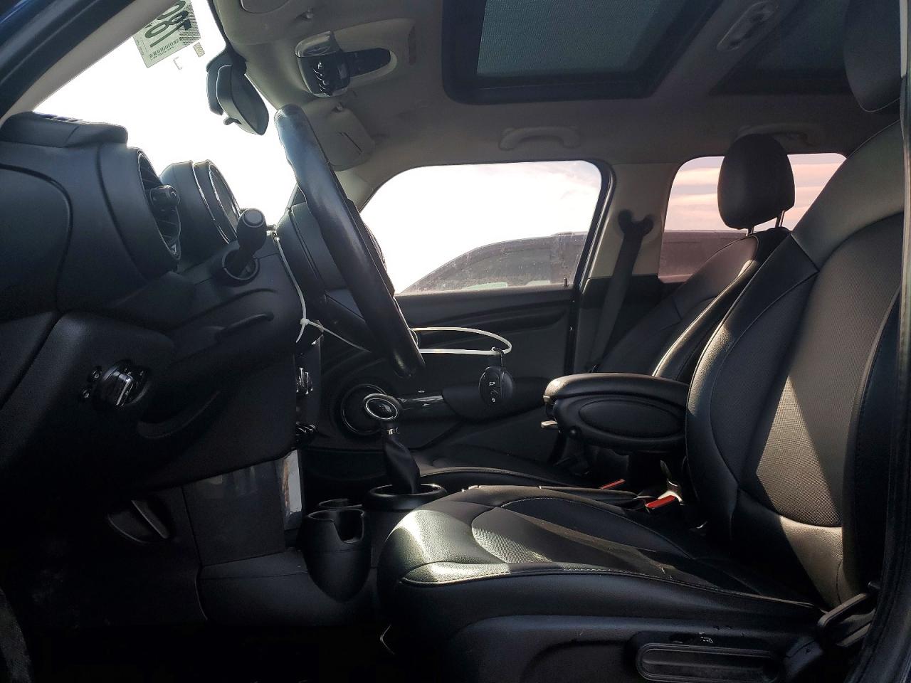 2017 MINI COOPER