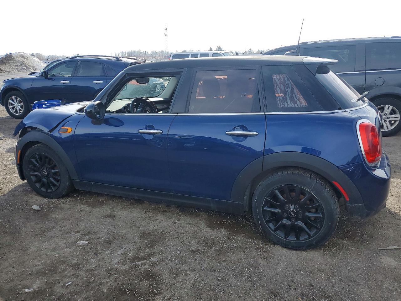 2017 MINI COOPER