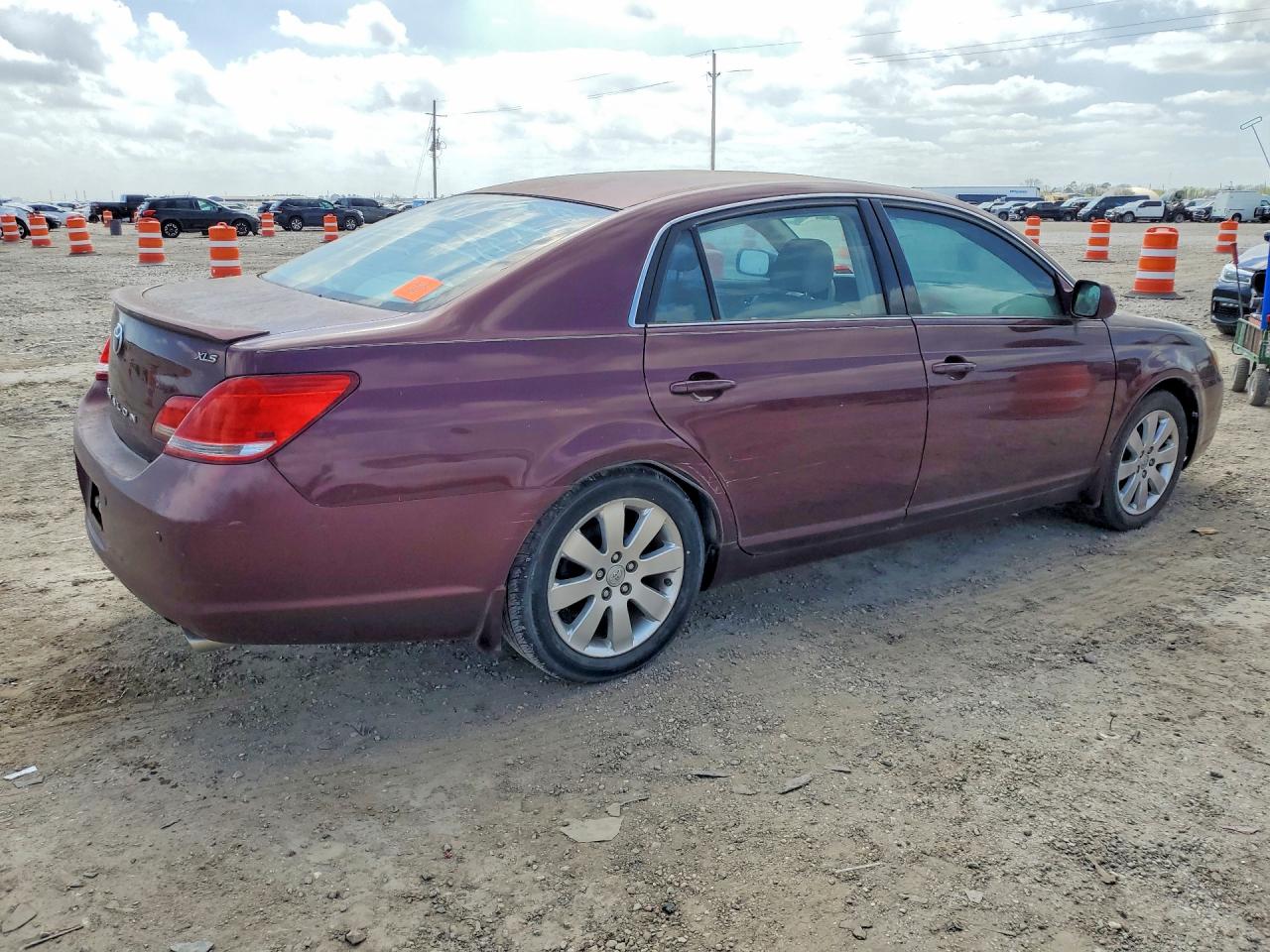 2006 TOYOTA AVALON