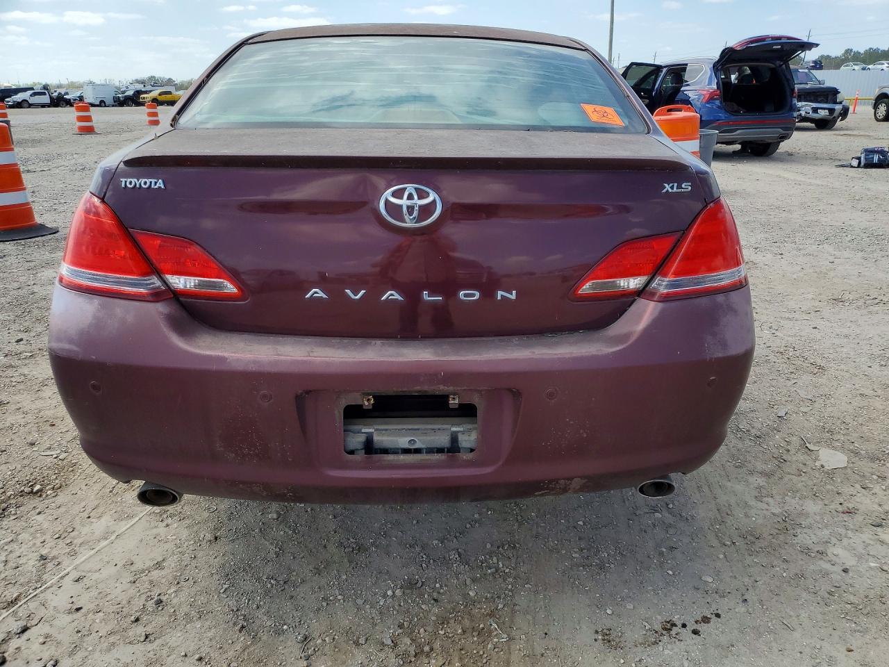 2006 TOYOTA AVALON
