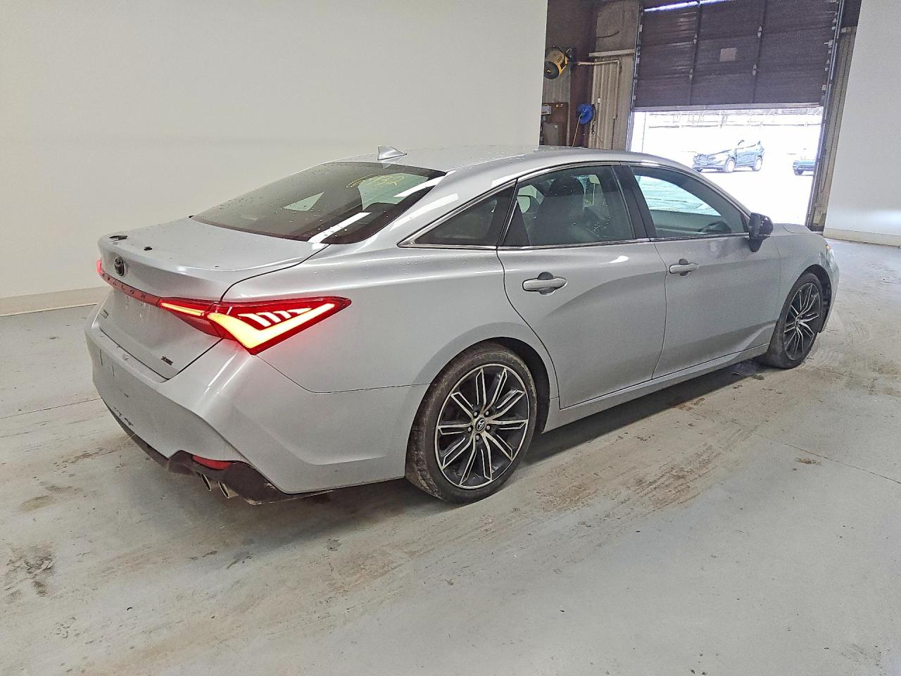2019 TOYOTA AVALON