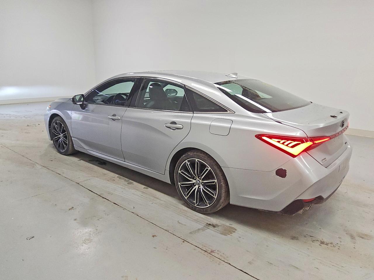2019 TOYOTA AVALON