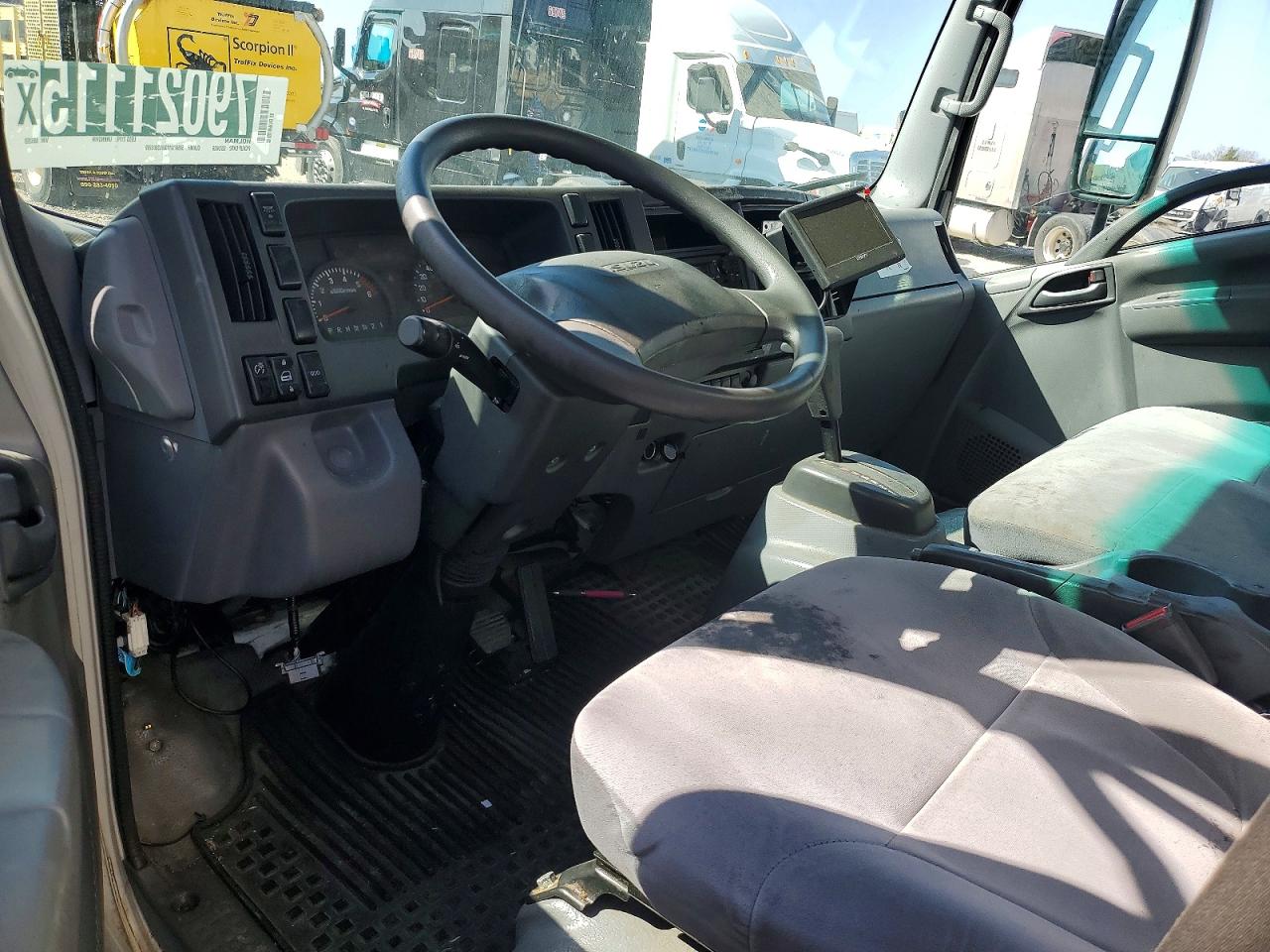 2020 ISUZU NPR