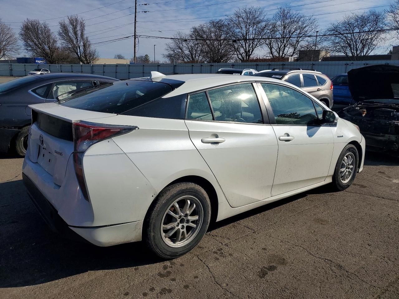 2016 TOYOTA PRIUS