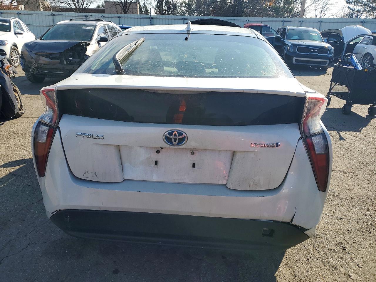 2016 TOYOTA PRIUS
