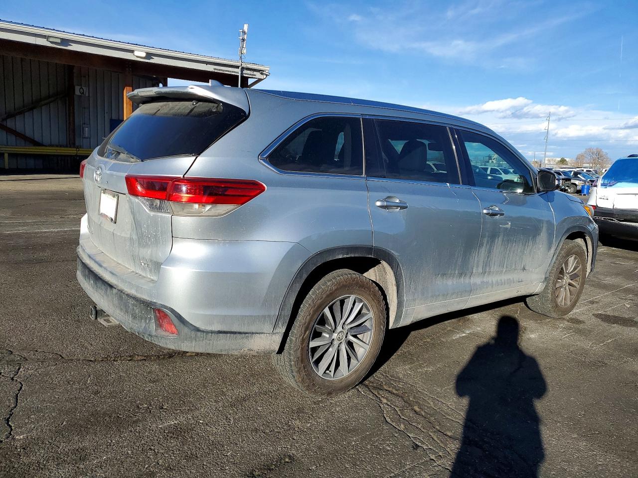 2017 TOYOTA HIGHLANDER