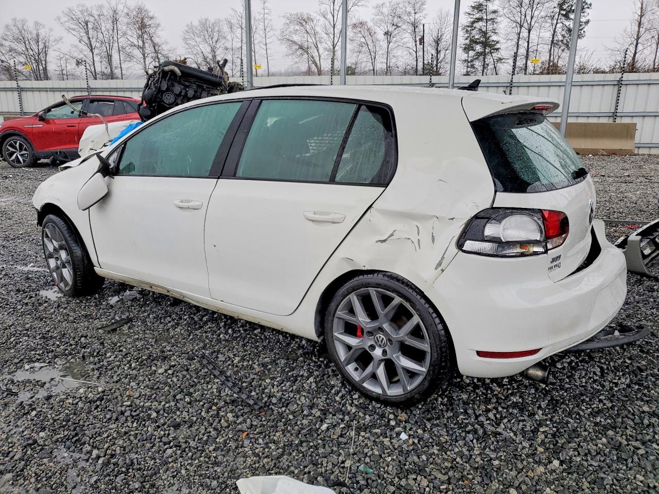 2013 VOLKSWAGEN GTI