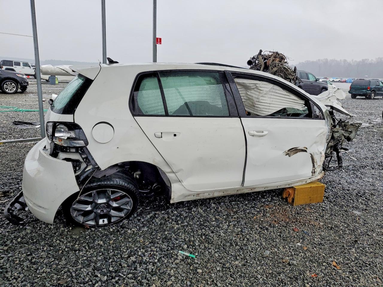 2013 VOLKSWAGEN GTI