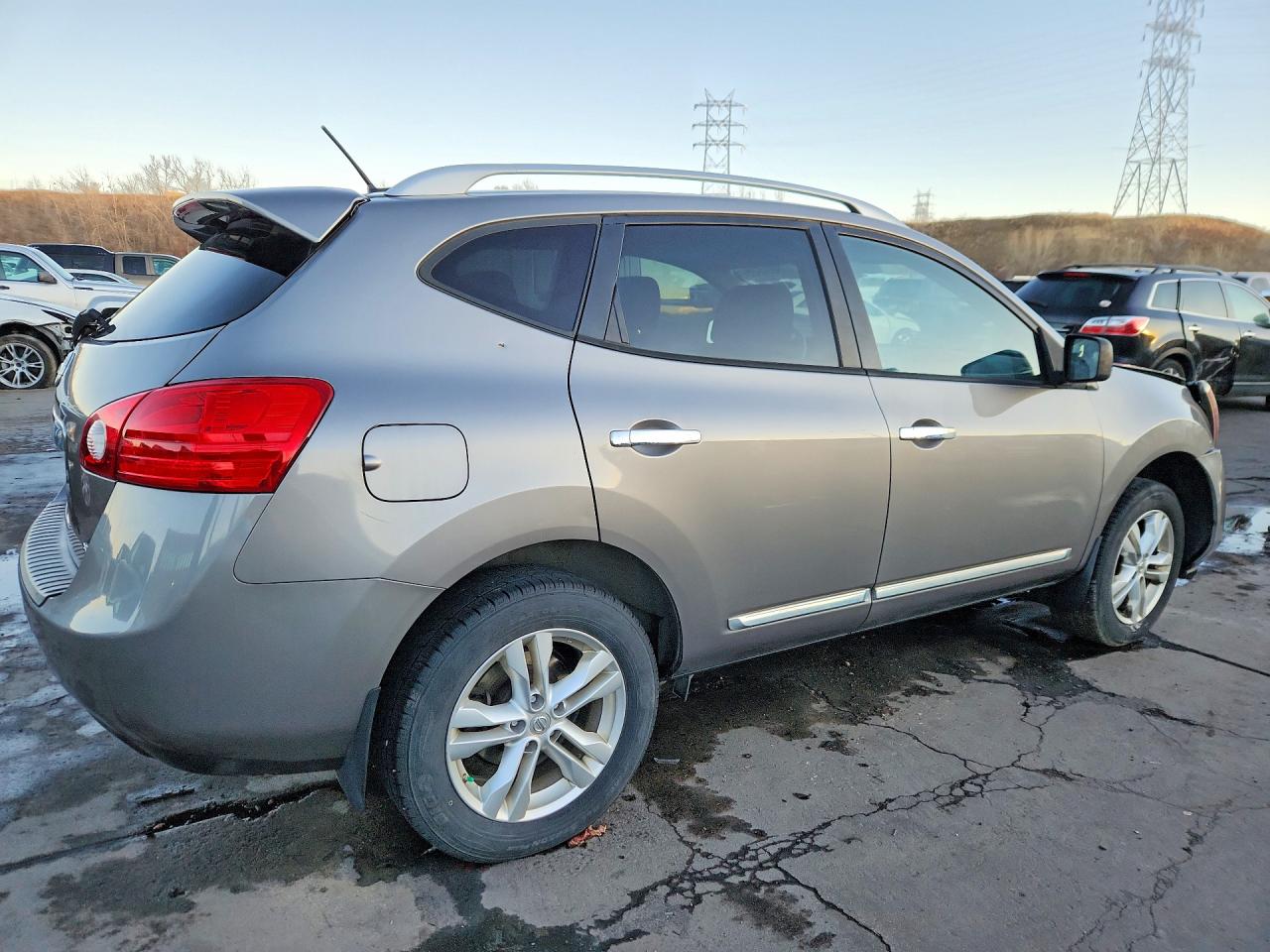 2015 NISSAN ROGUE