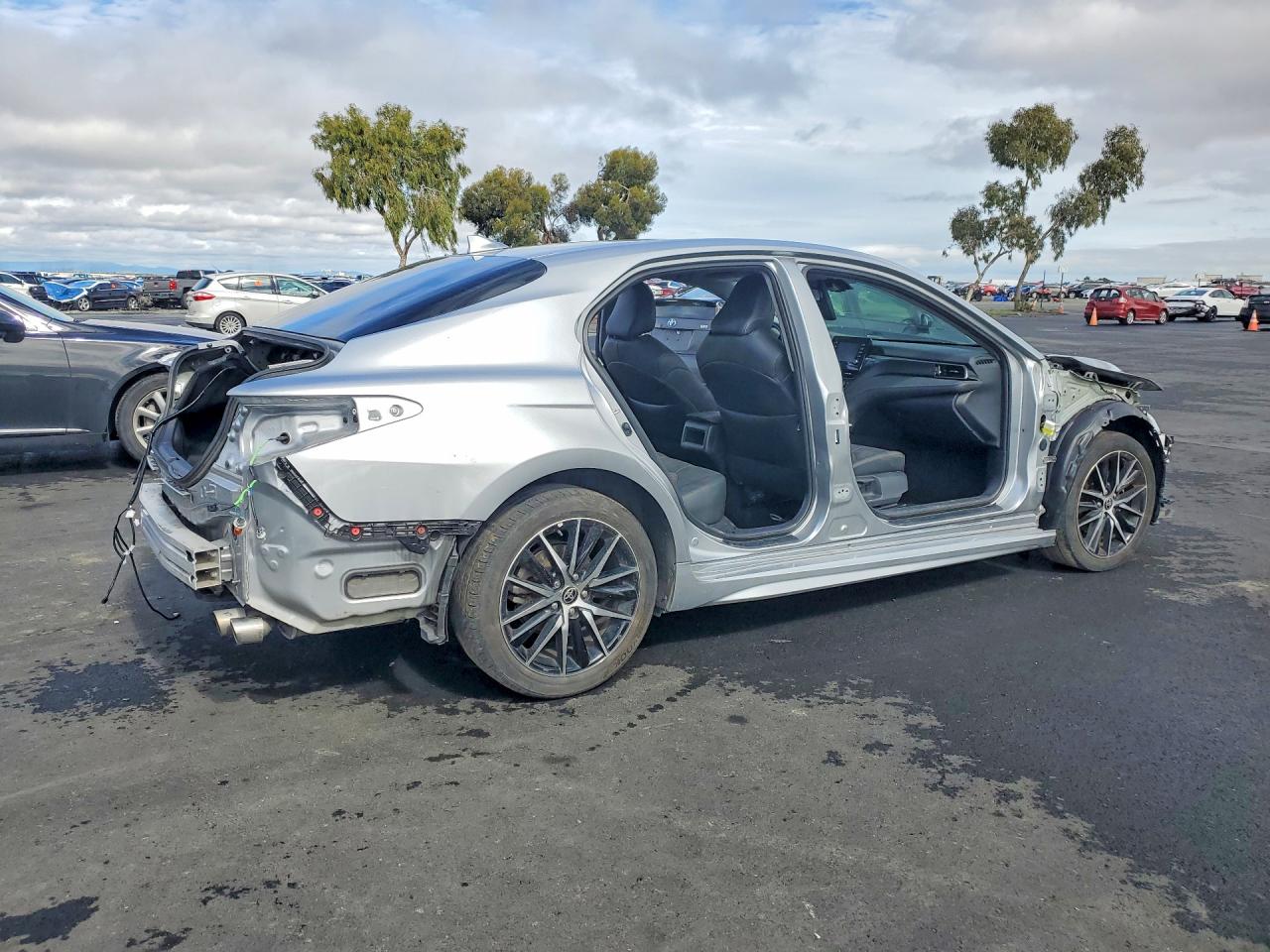2024 TOYOTA CAMRY