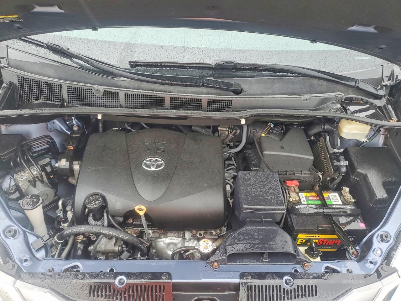 2017 TOYOTA SIENNA