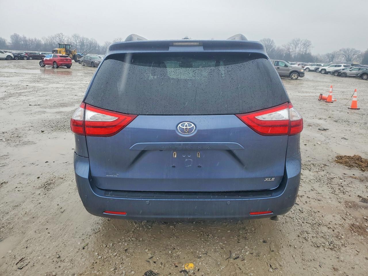 2017 TOYOTA SIENNA