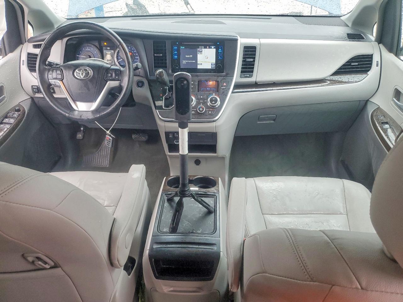 2017 TOYOTA SIENNA