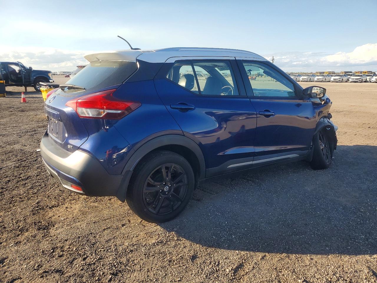 2019 NISSAN KICKS