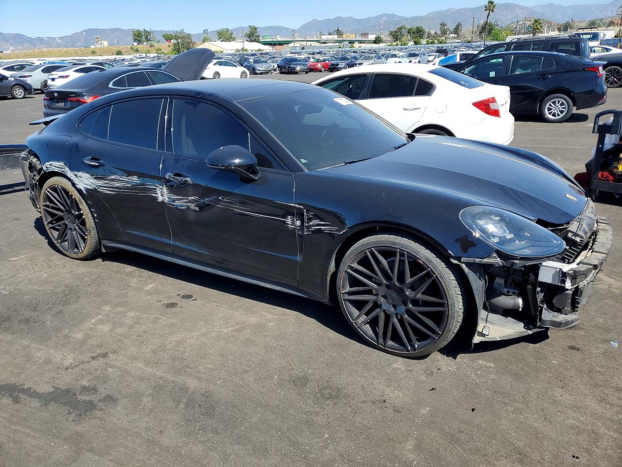 2017 PORSCHE PANAMERA