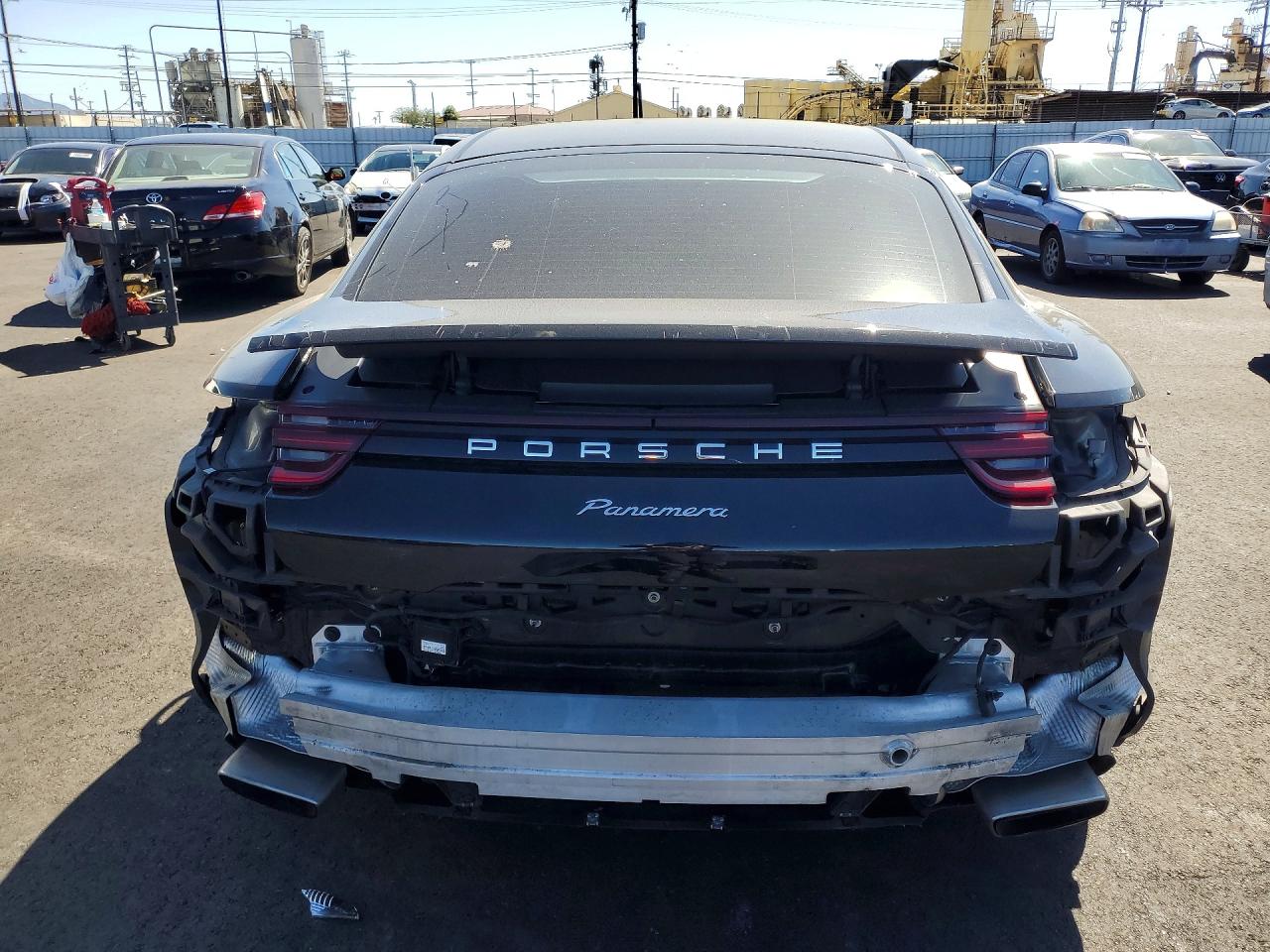 2017 PORSCHE PANAMERA