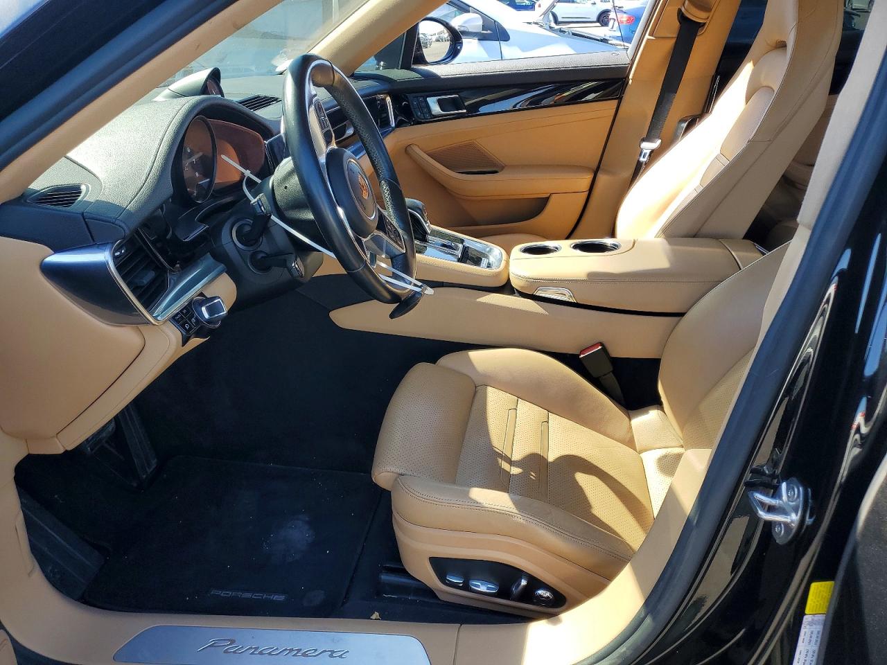 2017 PORSCHE PANAMERA