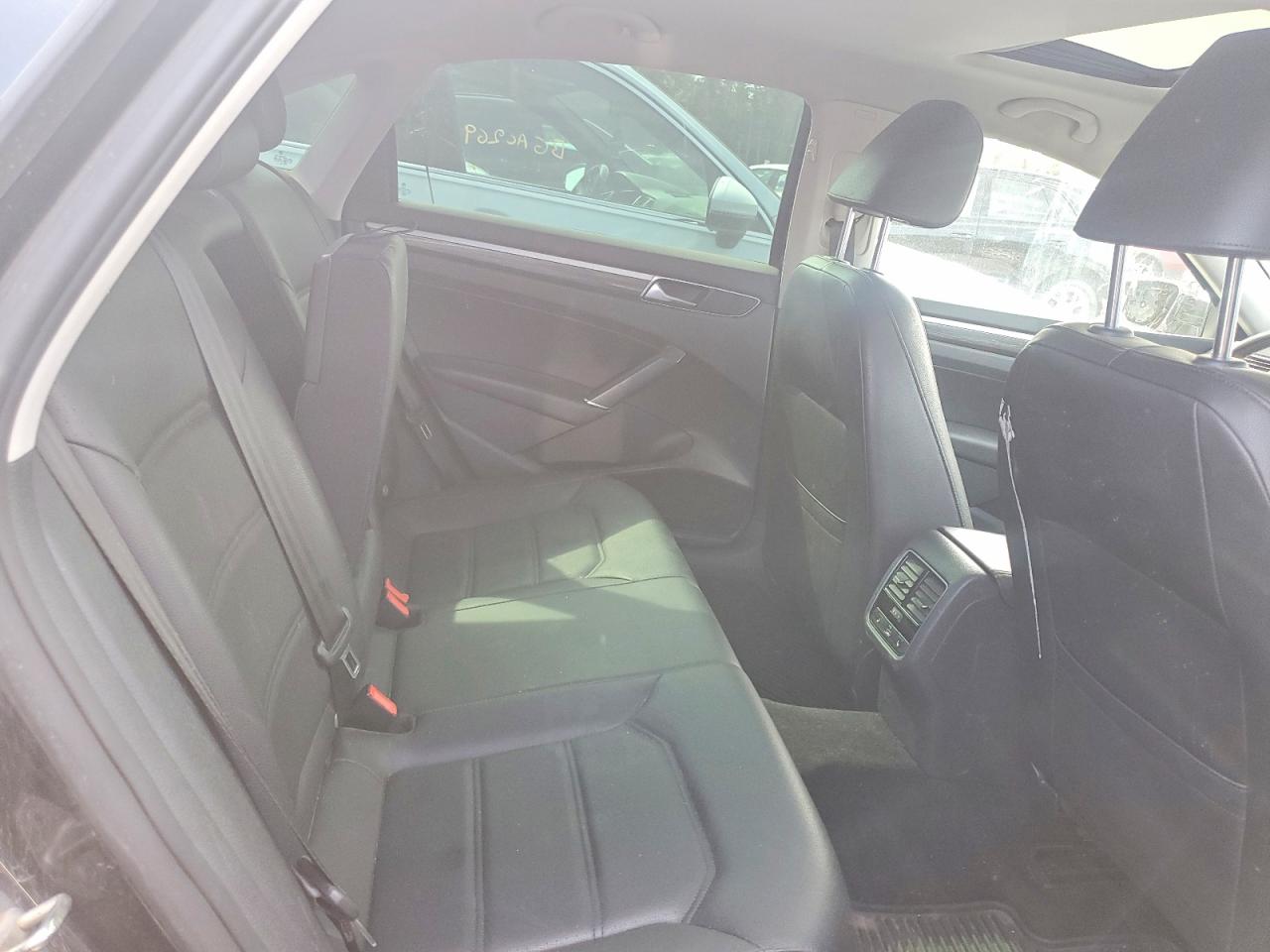 2018 VOLKSWAGEN PASSAT