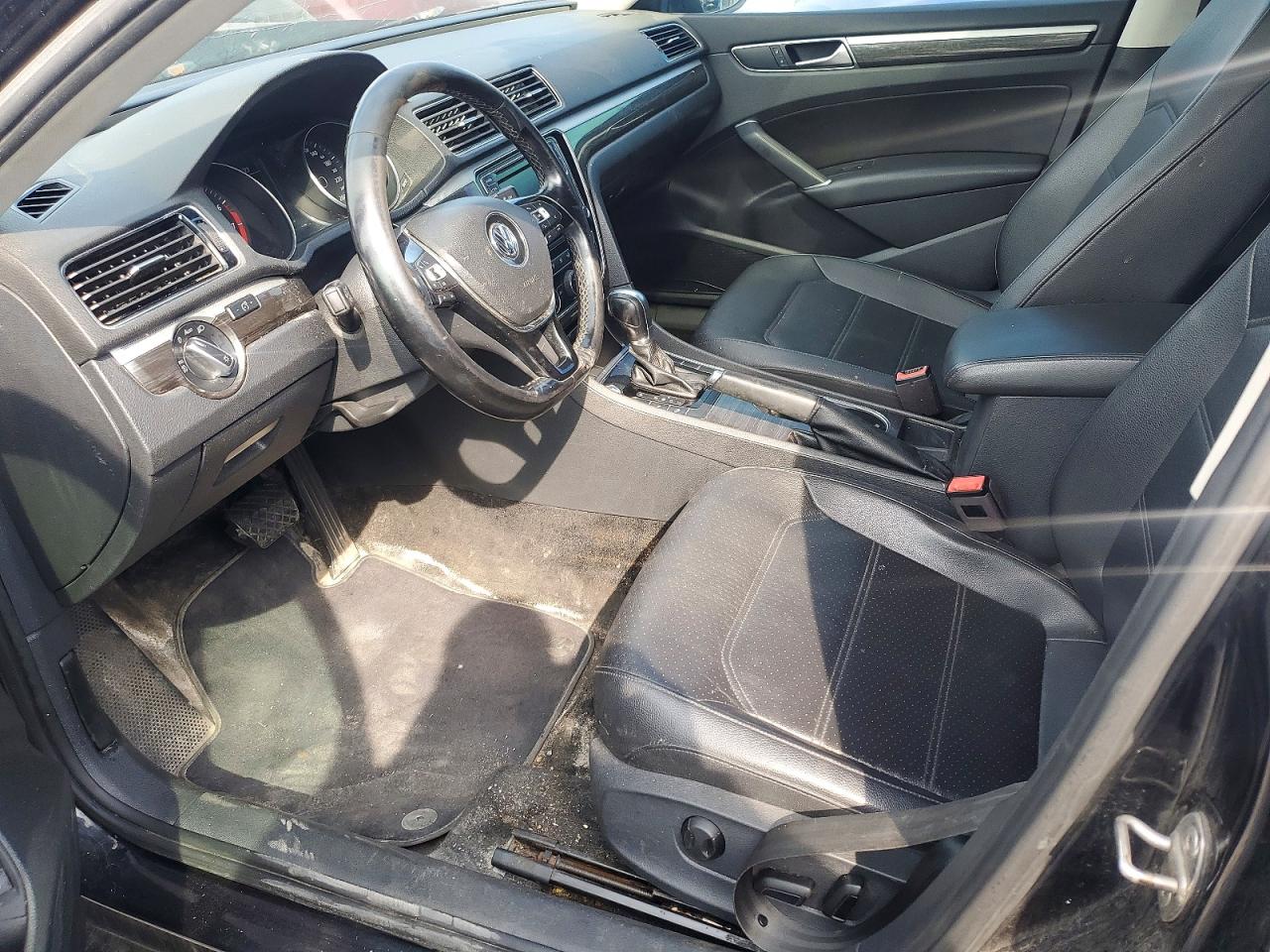 2018 VOLKSWAGEN PASSAT