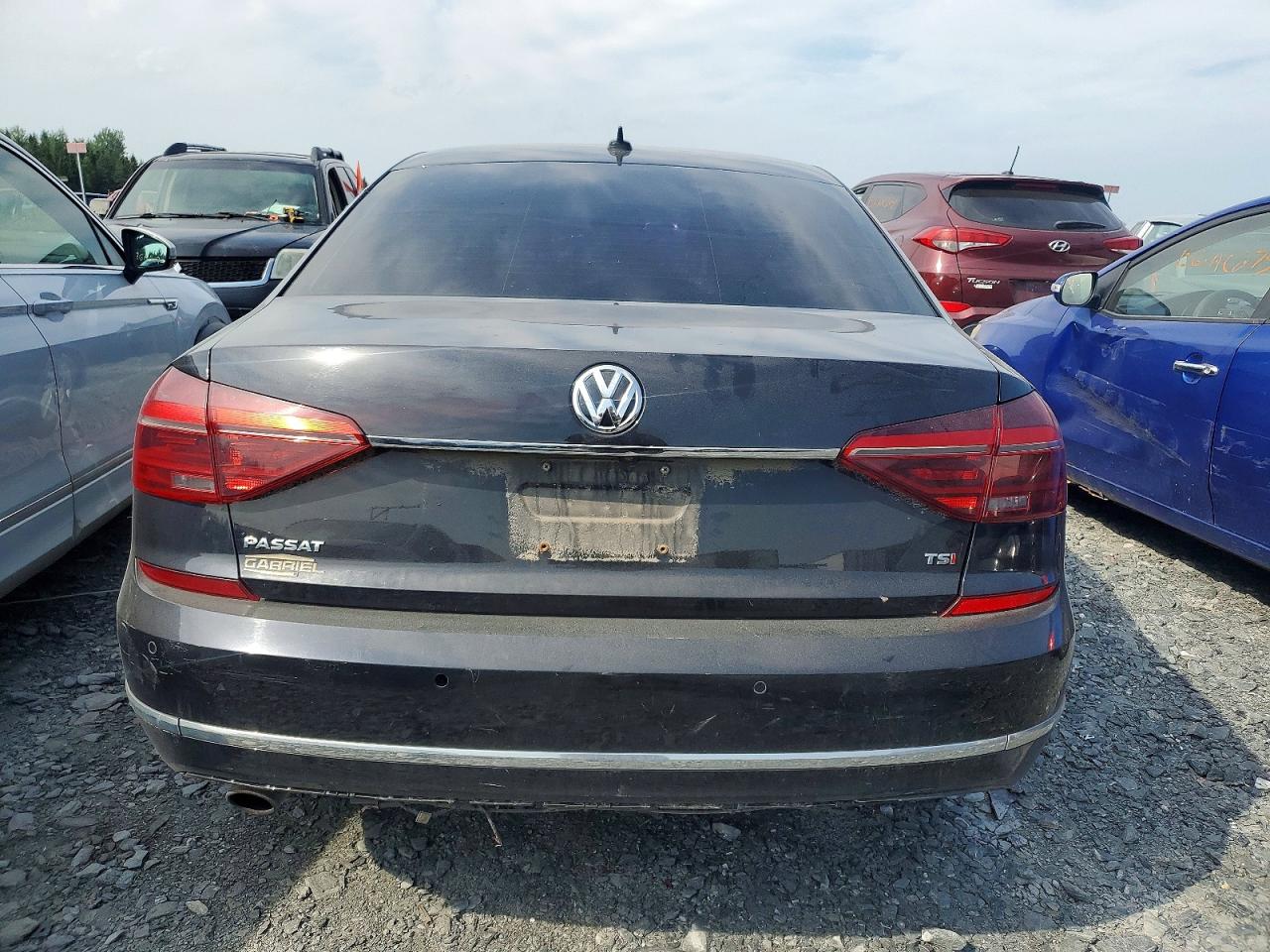 2018 VOLKSWAGEN PASSAT