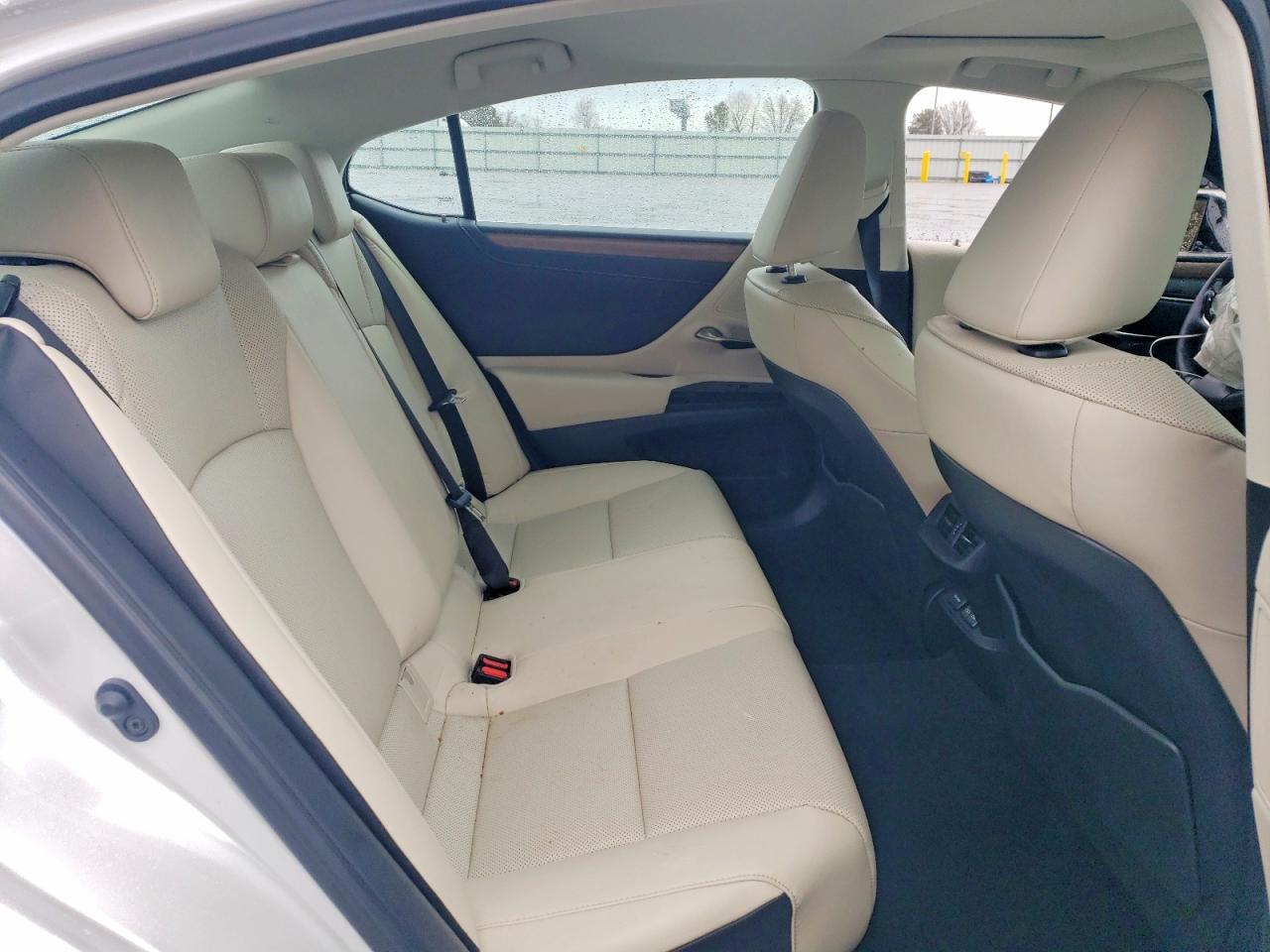 2025 LEXUS ES350